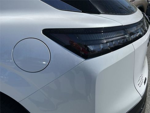 New 2025 Nissan Murano SV image 11