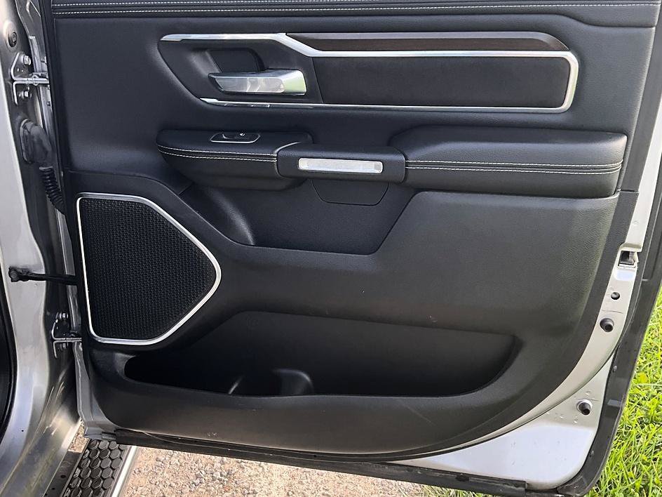 Used 2022 RAM 1500 Laramie AWD/4WD image 46