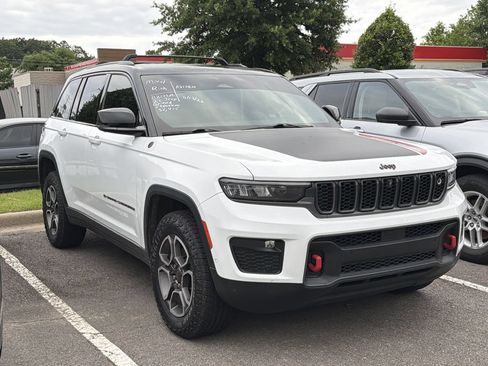 Used 2022 Jeep Grand Cherokee Trailhawk w/ ADV Protech Group II AWD/4WD image 6