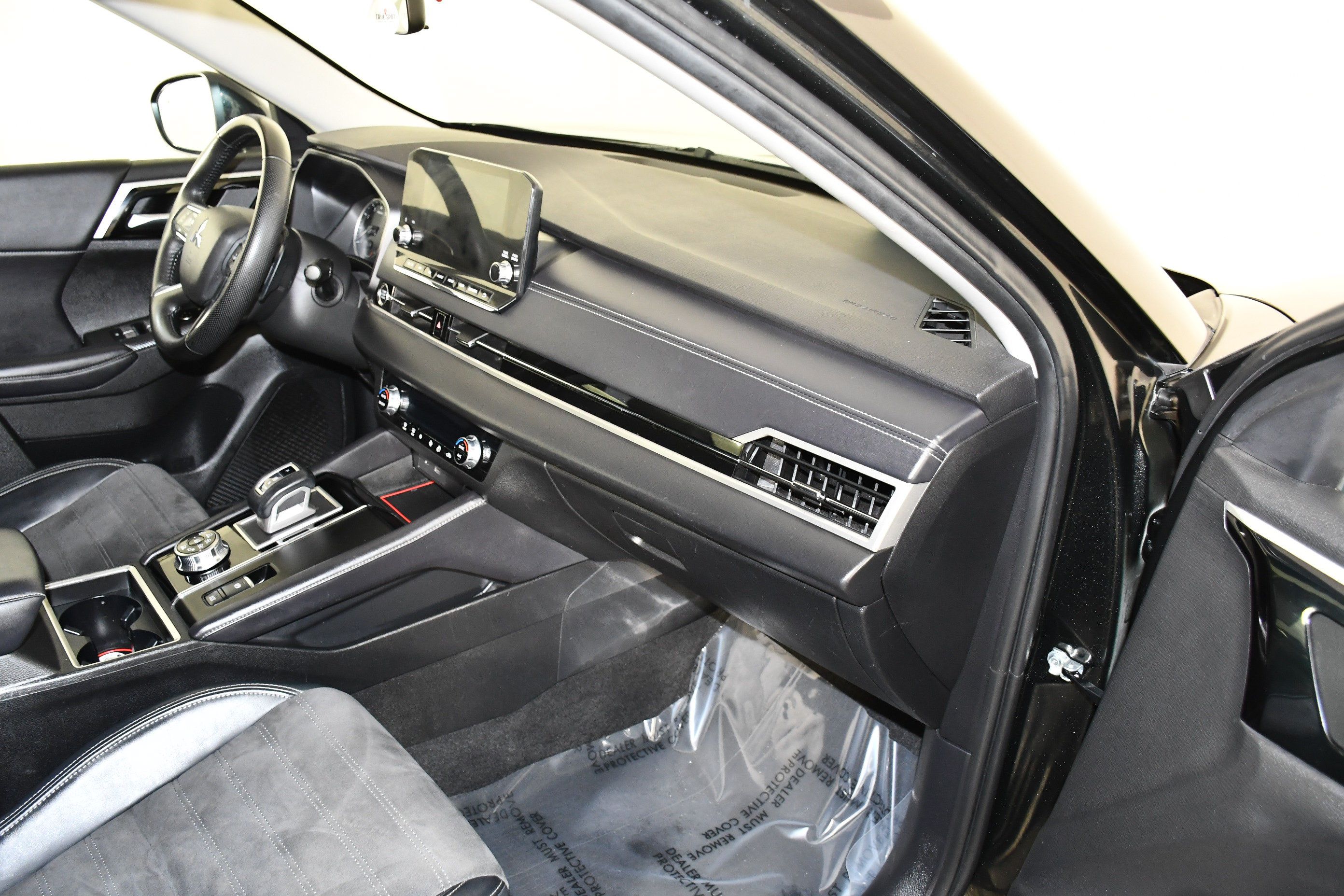 Used 2023 Mitsubishi Outlander SE AWD/4WD image 41