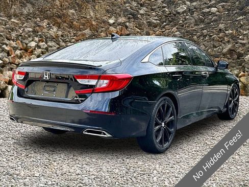 Used 2018 Honda Accord Sport image 2