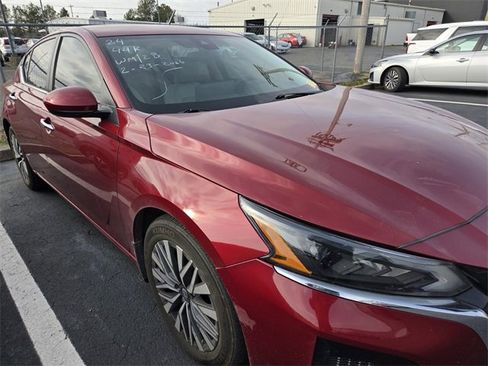 Certified 2024 Nissan Altima 2.5 SV w/ SV Premium Package image 8