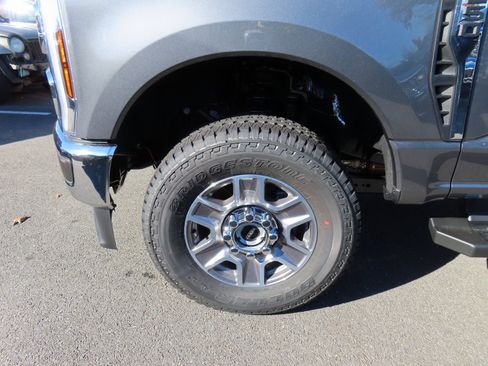 New 2026 Ford F250 Lariat w/ FX4 Off-Road Package image 11