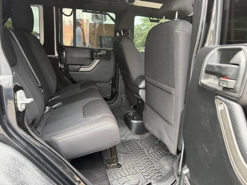 Used 2017 Jeep Wrangler Unlimited Sport AWD/4WD image 15