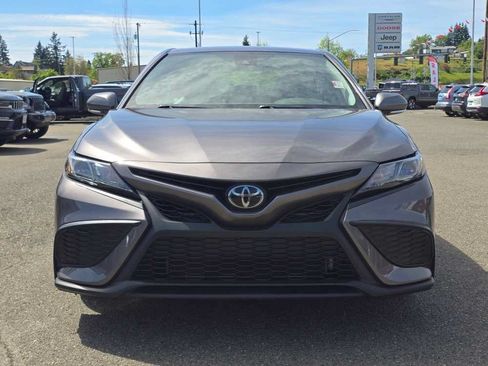 Used 2023 Toyota Camry SE FWD image 8