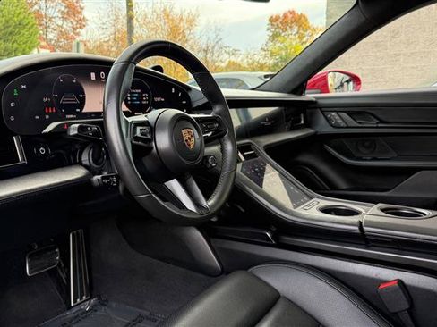 Used 2022 Porsche Taycan GTS image 13