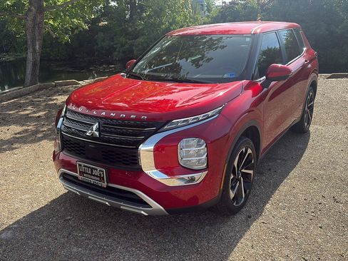 Used 2022 Mitsubishi Outlander SE FWD image 12