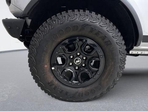 Used 2024 Ford Bronco Wildtrak image 21