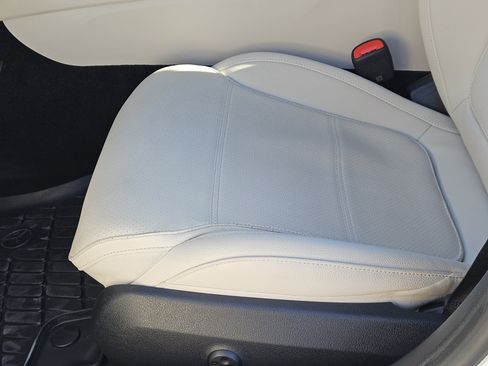 Certified 2025 Mercedes-Benz C 300 Sedan image 24