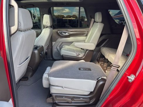 Used 2023 Chevrolet Tahoe Z71 w/ Luxury Package AWD/4WD image 26