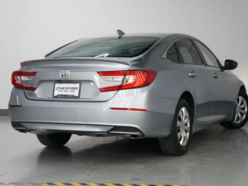 Used 2018 Honda Accord EX image 8