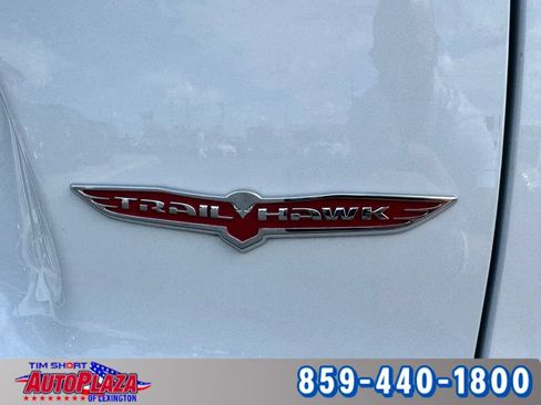 Used 2022 Jeep Cherokee Trailhawk w/ Sun, Sound & Nav Group AWD/4WD image 16