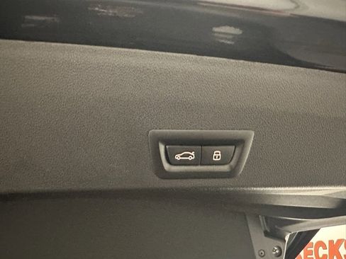 Used 2023 BMW XM image 30