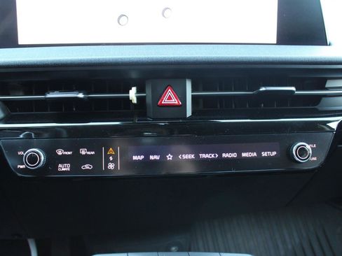 Certified 2024 Kia EV6 Light image 22