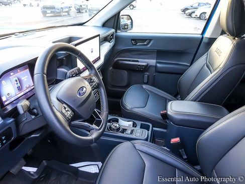 Used 2025 Ford Maverick Lobo image 14