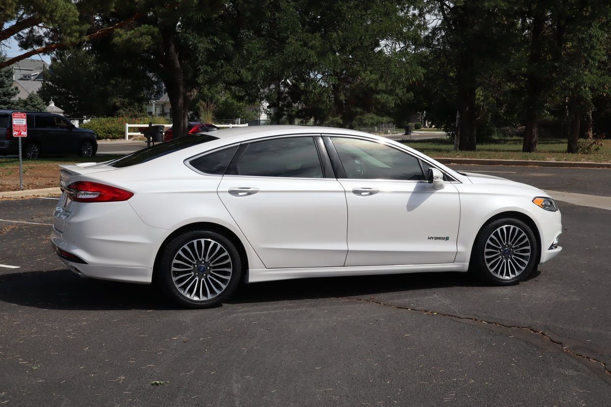 Used 2017 Ford Fusion Titanium FWD image 4