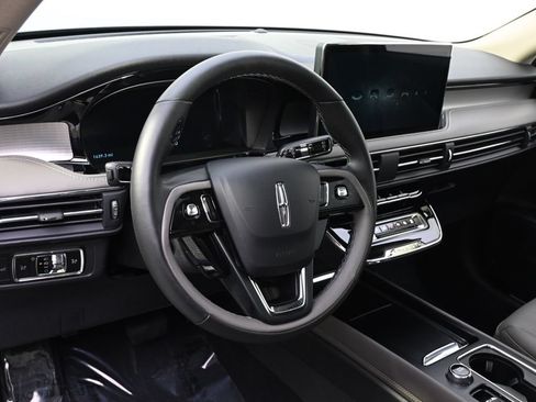 Used 2026 Lincoln Corsair Premiere AWD/4WD image 11