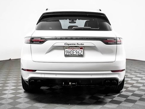 Certified 2023 Porsche Cayenne Turbo AWD/4WD image 11