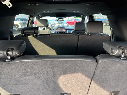 Certified 2024 GMC Yukon XL SLT image 17