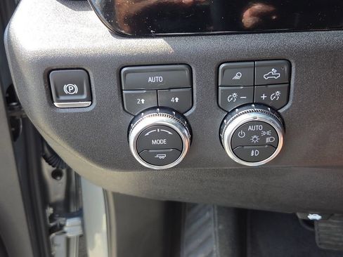 Certified 2026 GMC Sierra 1500 SLT AWD/4WD image 28