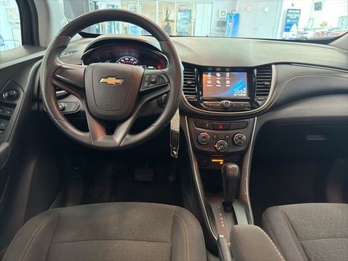 Used 2017 Chevrolet Trax LS image 23