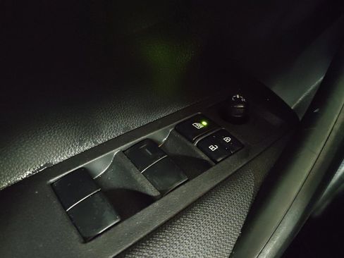 Used 2025 Toyota Corolla LE FWD image 27