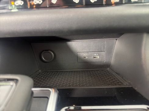 Used 2024 Nissan Pathfinder SV image 19