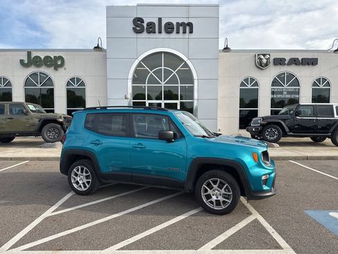 Used 2022 Jeep Renegade Latitude w/ Convenience Group AWD/4WD image 1