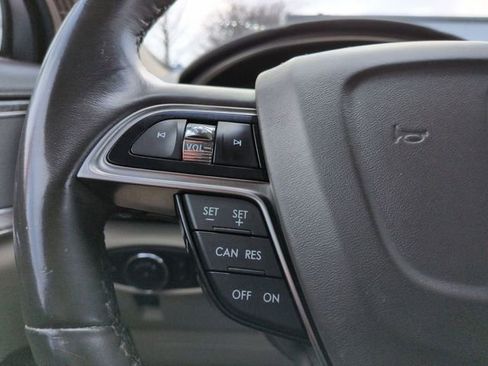 Used 2019 Lincoln Nautilus Select image 18