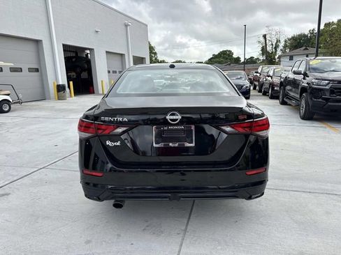 Used 2025 Nissan Sentra SR w/ SR Premium Package image 6