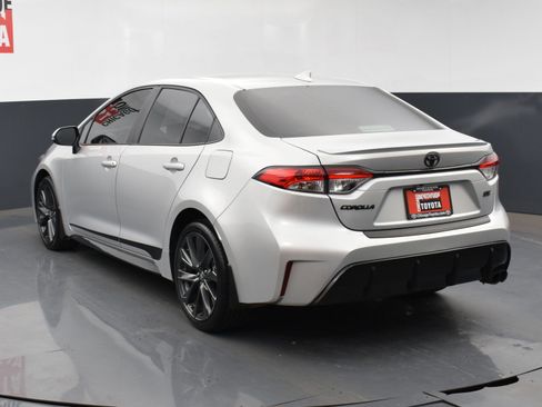 Used 2025 Toyota Corolla SE image 3