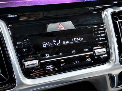 Used 2023 Kia Sorento SX Prestige image 16