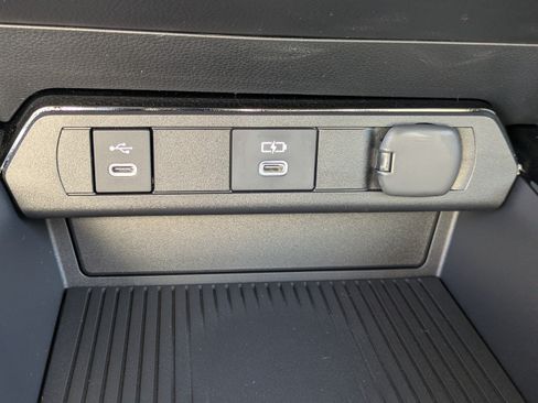 New 2026 Toyota Prius Plug-In Hybrid FWD image 23