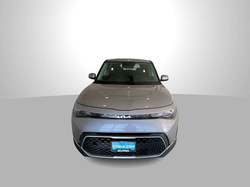 Used 2023 Kia Soul LX FWD image 3