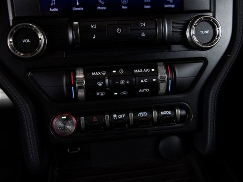 Used 2021 Ford Mustang Shelby GT500 w/ Carbon Fiber Track Pack RWD image 27