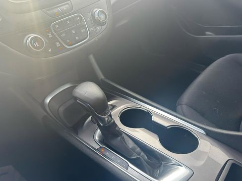 Used 2021 Chevrolet Malibu LT image 24