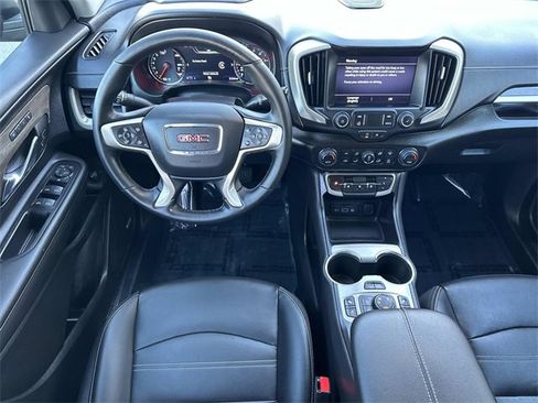 Used 2023 GMC Terrain Denali w/ Black Diamond Edition image 9