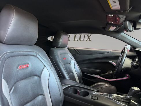 Used 2019 Chevrolet Camaro SS RWD image 14