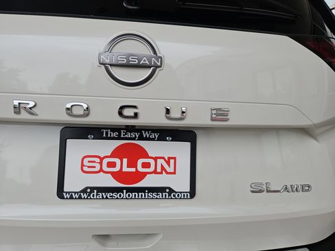 Used 2023 Nissan Rogue SL w/ SL Premium Package AWD/4WD image 28