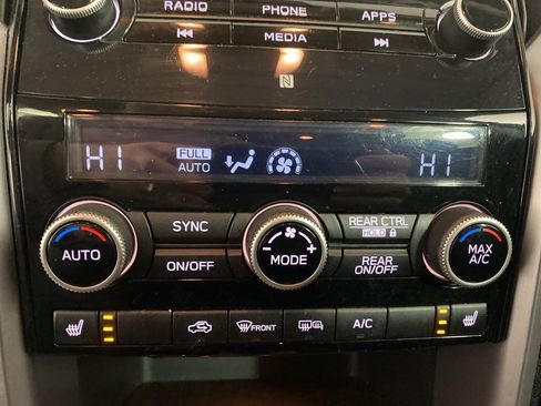 Used 2020 Subaru Ascent Premium w/ Convenience Package image 19