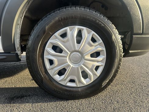 Used 2016 Ford Transit 250 130 Low Roof w/ Exterior Upgrade Package image 9