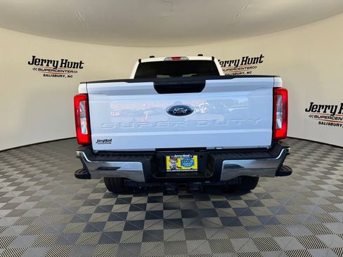 Used 2023 Ford F250 XLT w/ FX4 Off-Road Package image 7
