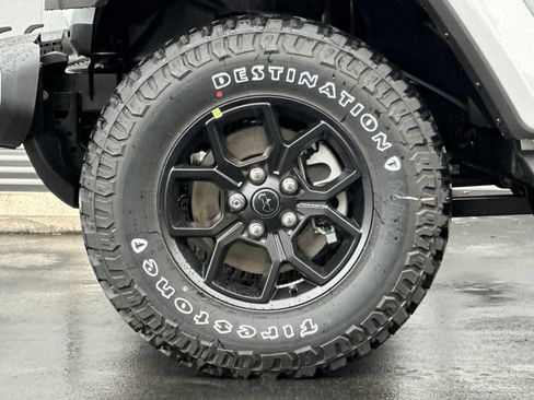 New 2025 Jeep Gladiator Sport image 25