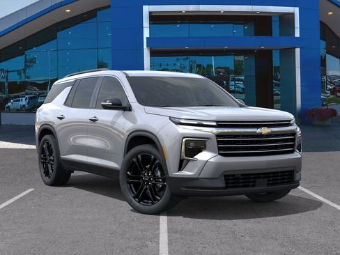 New 2026 Chevrolet Traverse LT w/ Enhanced Driving Package AWD/4WD image 32