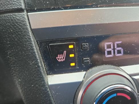 Used 2015 Subaru Outback 2.5i Premium image 23