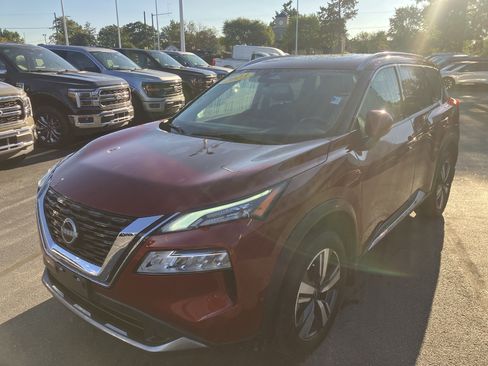 Used 2023 Nissan Rogue SL AWD/4WD image 3