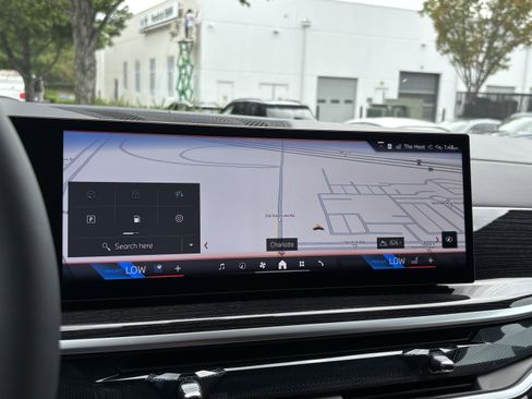 New 2026 BMW X7 xDrive40i w/ M Sport Package AWD/4WD image 28