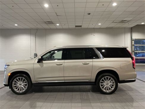 Certified 2022 Cadillac Escalade ESV Premium Luxury w/ Performance Package image 2