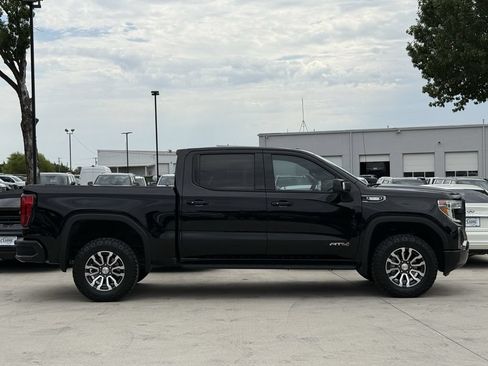 Used 2021 GMC Sierra 1500 AT4 w/ AT4 Premium Package AWD/4WD image 3