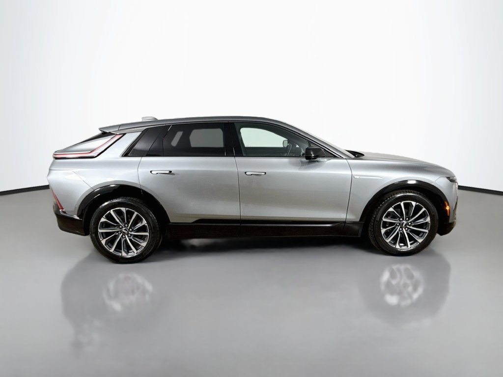 Used 2024 Cadillac Lyriq Sport AWD/4WD image 8